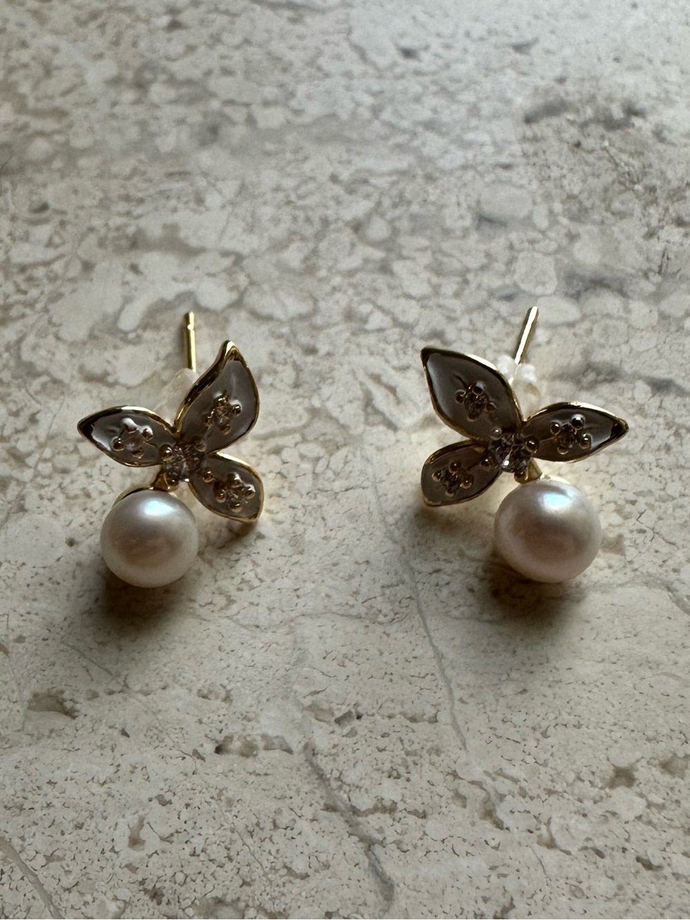 Elegant 14k Gold plated Butterfly genuine freshwater Pearl Stud Earrings